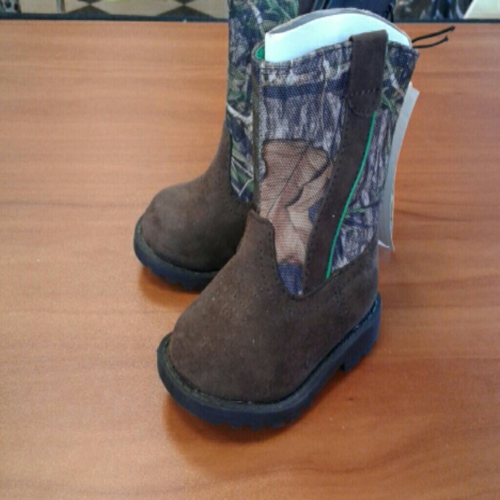 Toddler Healthtex Camouflage Boots Final Price !!
